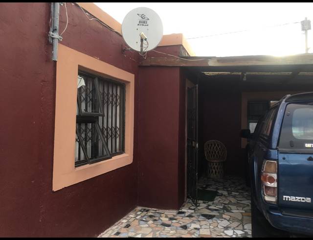 4 BEDROOM FREEHOLD FOR SALE IN PHILIPPI